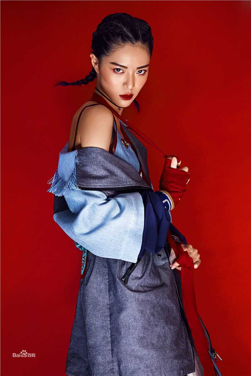 钟楚曦(Elaine Zhong)最新三图集