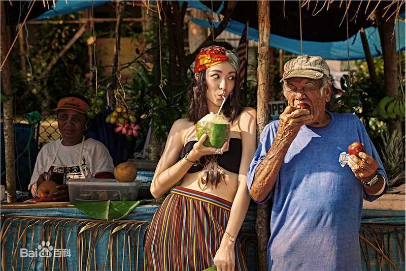 钟楚曦(Elaine Zhong)最新三图集