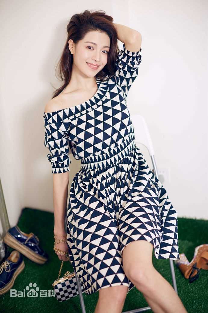 钟楚曦(Elaine Zhong)最新三图集