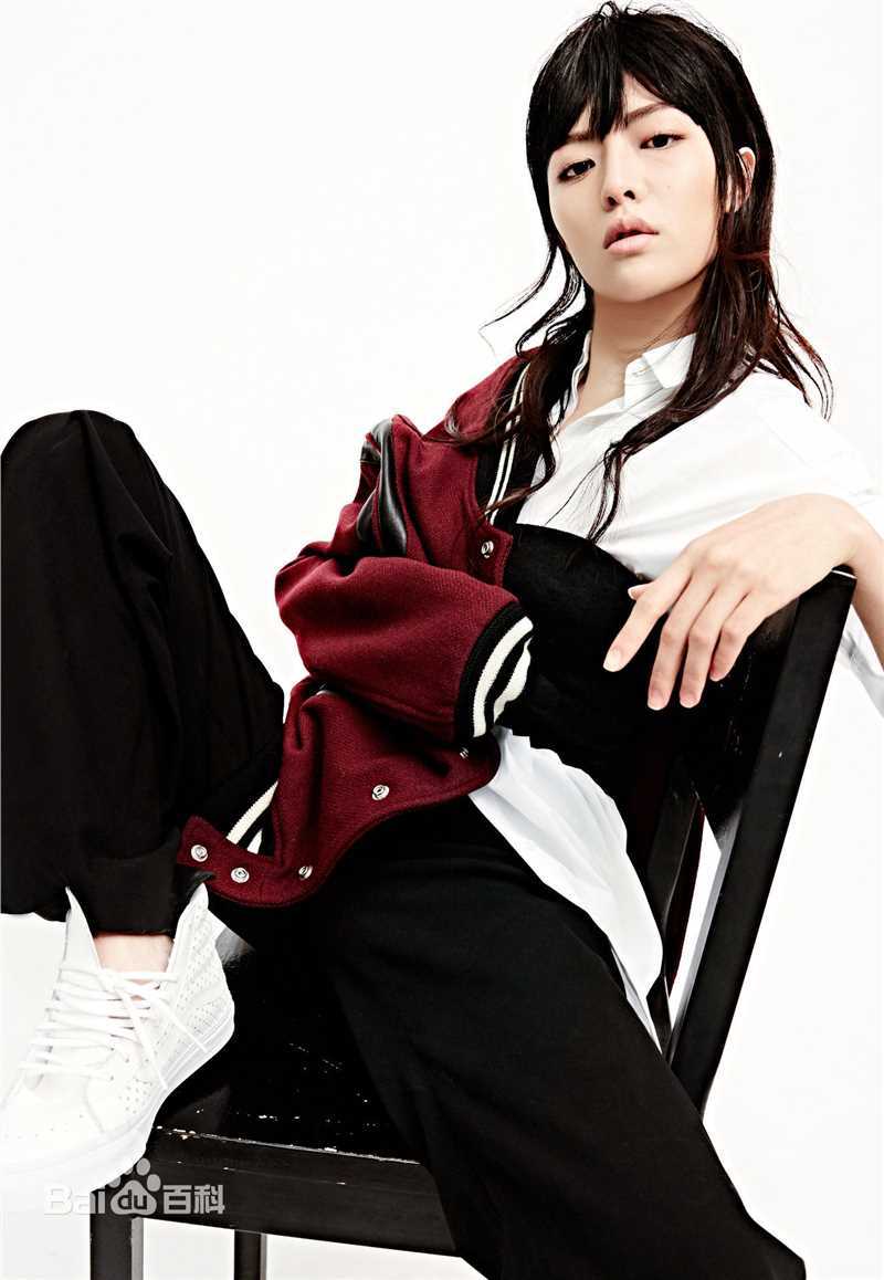 钟楚曦(Elaine Zhong)时尚大片素颜照相册