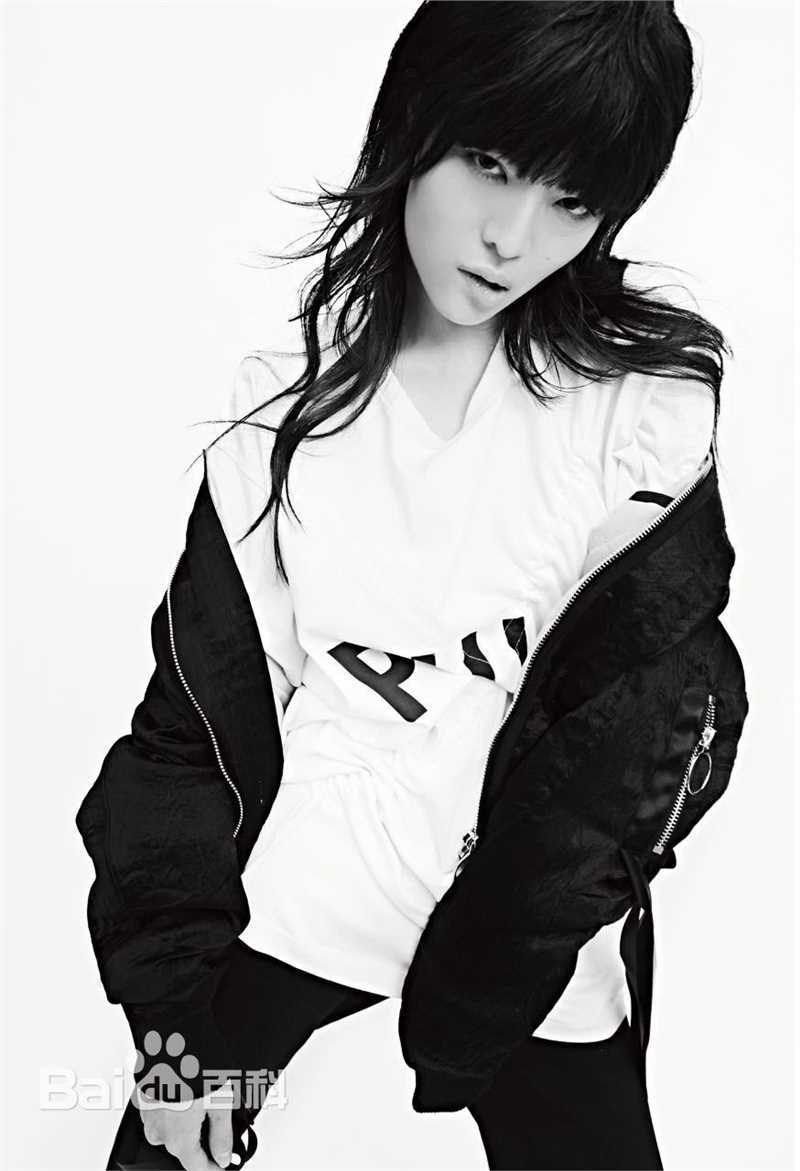 钟楚曦(Elaine Zhong)时尚大片素颜照相册