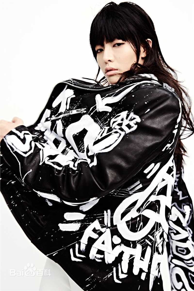 钟楚曦(Elaine Zhong)时尚大片素颜照相册