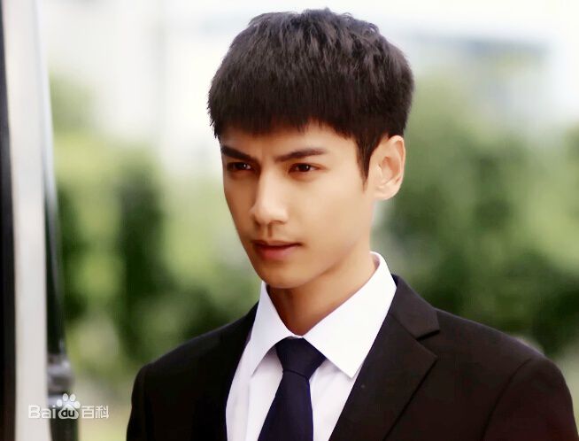 高清罗云熙(Leo)在《何以笙箫默》饰演少年何以琛中的图集