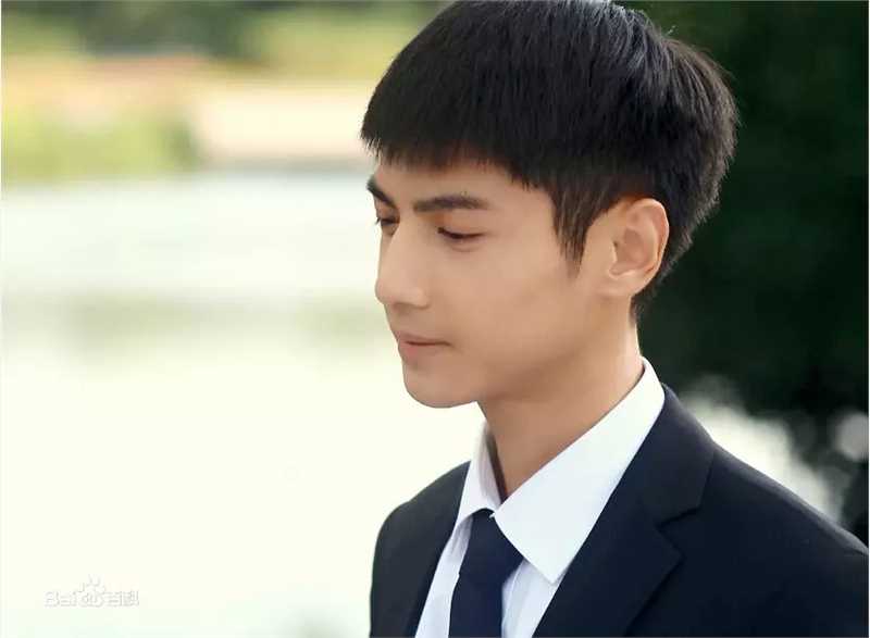 高清罗云熙(Leo)在《何以笙箫默》饰演少年何以琛中的图集