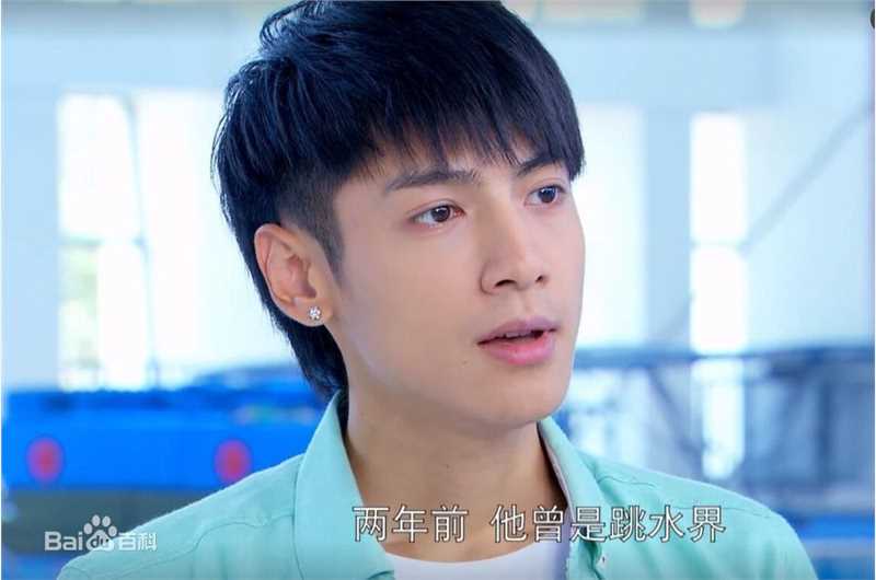 最全罗云熙(Leo)在《夏日心跳》饰演小神中的相册