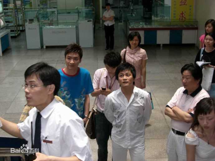 李承鹏(LiChengpeng)在《你是我的敌人》签售会中的