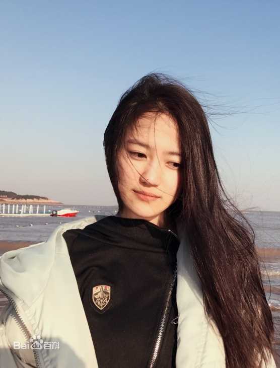 汤梦佳(Melody Tang)生活照壁纸壁纸