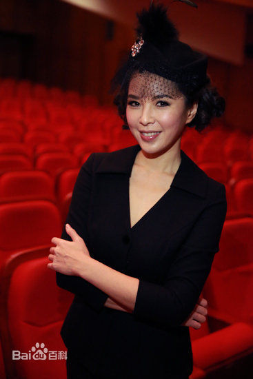 高清天心(Tien Hsin)在舞台剧《步步惊笑》中的图集