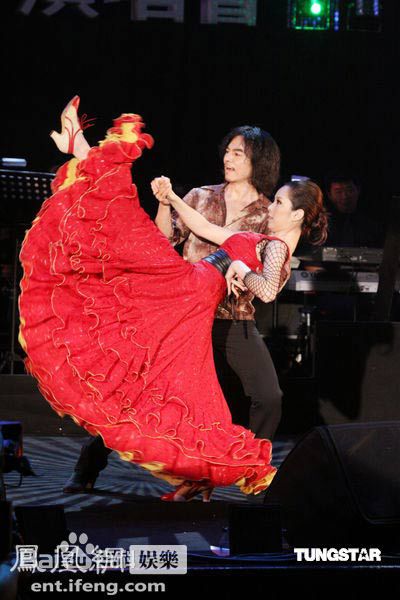 天心(Tien Hsin)跳舞壁纸壁纸