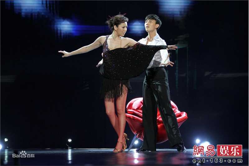 天心(Tien Hsin)跳舞壁纸壁纸