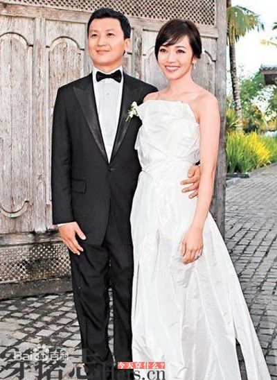 侯佩岑(Patty Hou)结婚照生活照