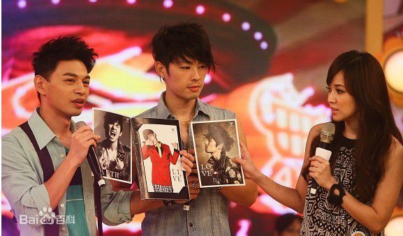 侯佩岑(Patty Hou)在主持《黄金舞台》（2011）中的