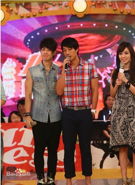 侯佩岑(Patty Hou)在主持《黄金舞台》（2011）中的