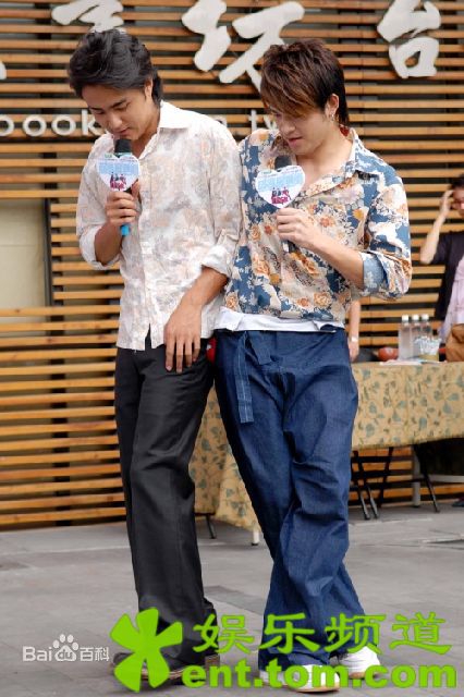 黄玉荣(Ehlo)舞台上的图册