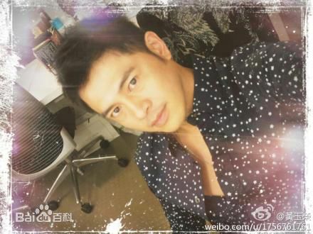 黄玉荣(Ehlo)近照图册