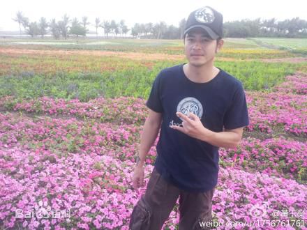 黄玉荣(Ehlo)近照图册