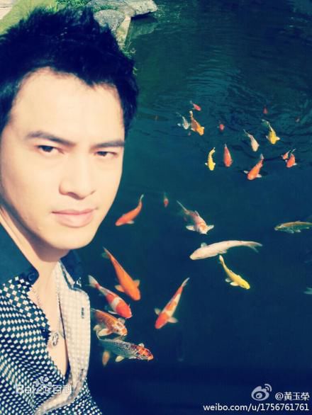 黄玉荣(Ehlo)近照图册