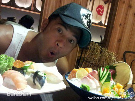 黄玉荣(Ehlo)近照图册