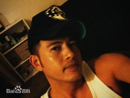 黄玉荣(Ehlo)近照图册