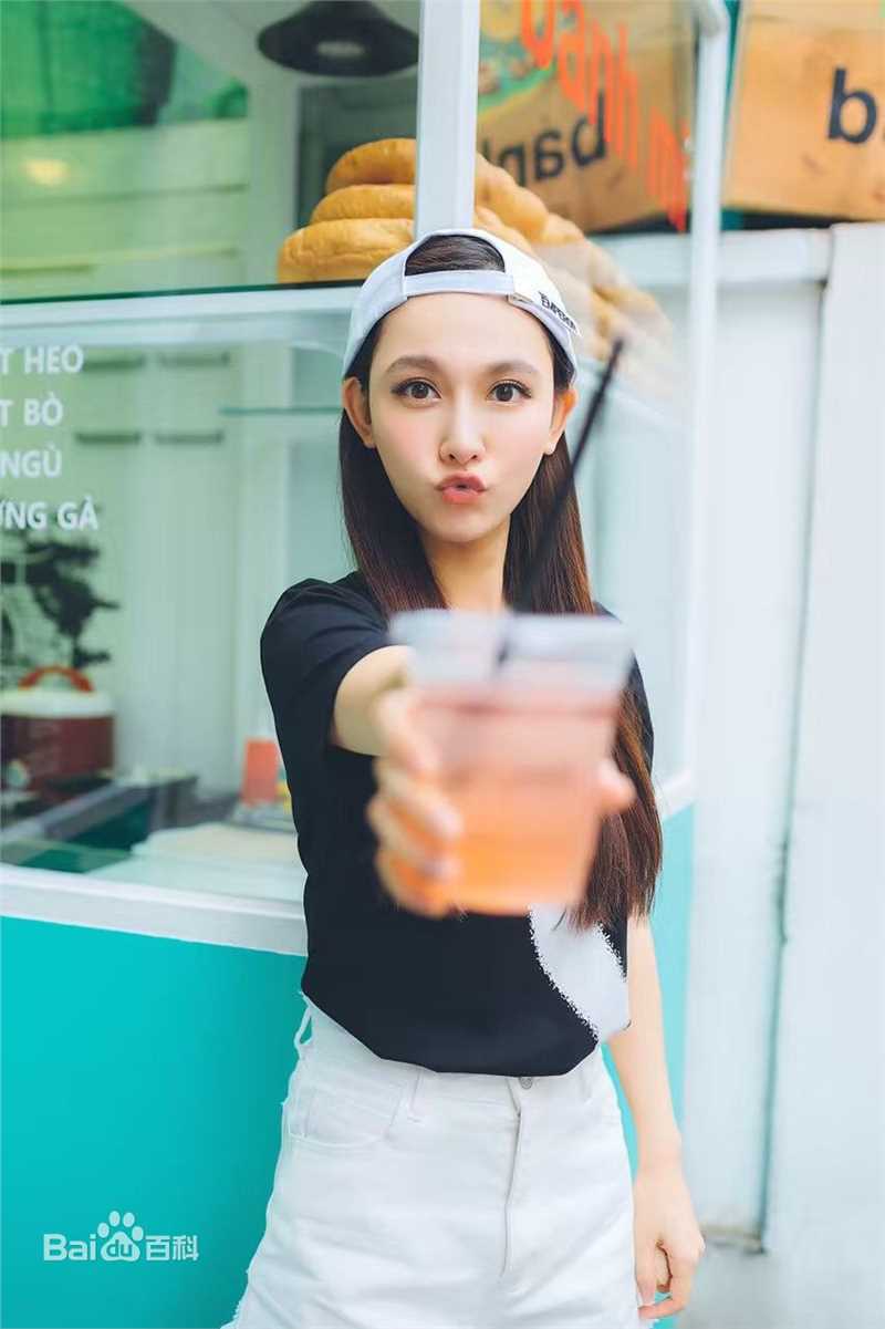 孙骁骁(Cindy)街拍前后照片