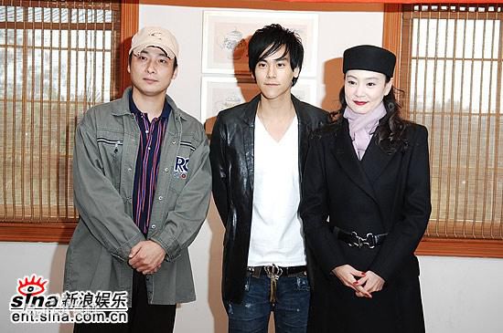 郭军(GuoJun)生活中的素颜照壁纸