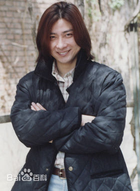 郭军(GuoJun)生活中的素颜照壁纸