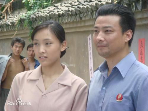 郭军(GuoJun)在2009《滚滚血脉》饰 刘闻仙中的