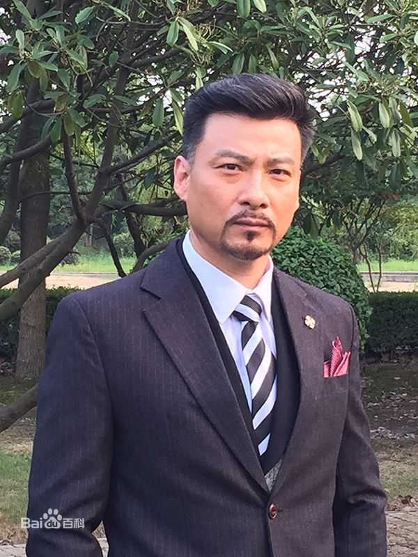 郭军(GuoJun)在2016《长梦留痕》饰 林维中的