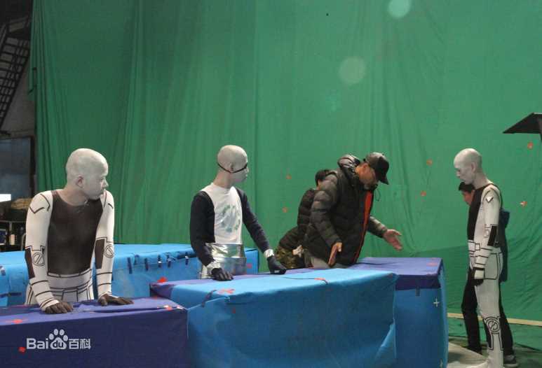 潘美如在电影《外星人》拍摄现场