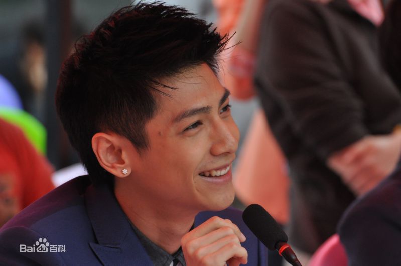 罗云熙(Leo)活动图素颜照相册