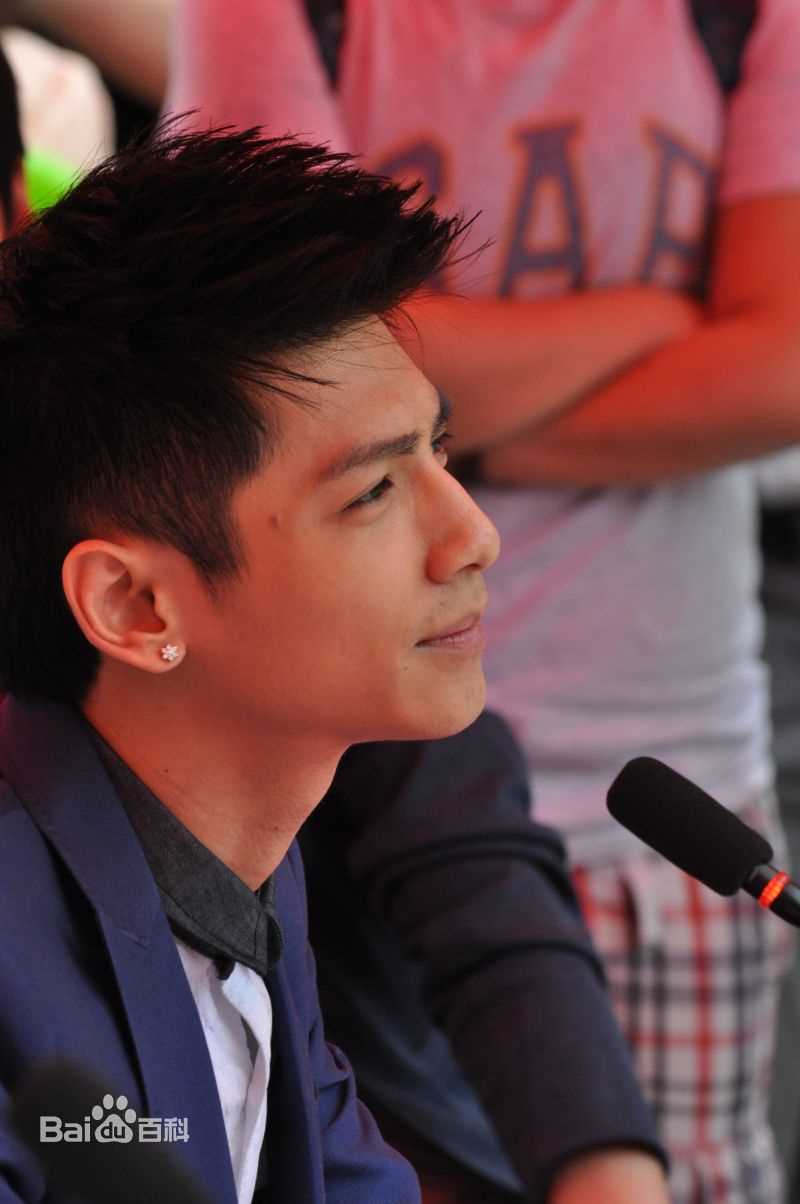 罗云熙(Leo)活动图素颜照相册