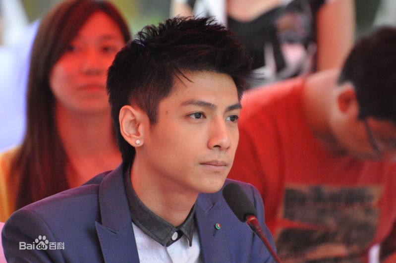 罗云熙(Leo)活动图素颜照相册