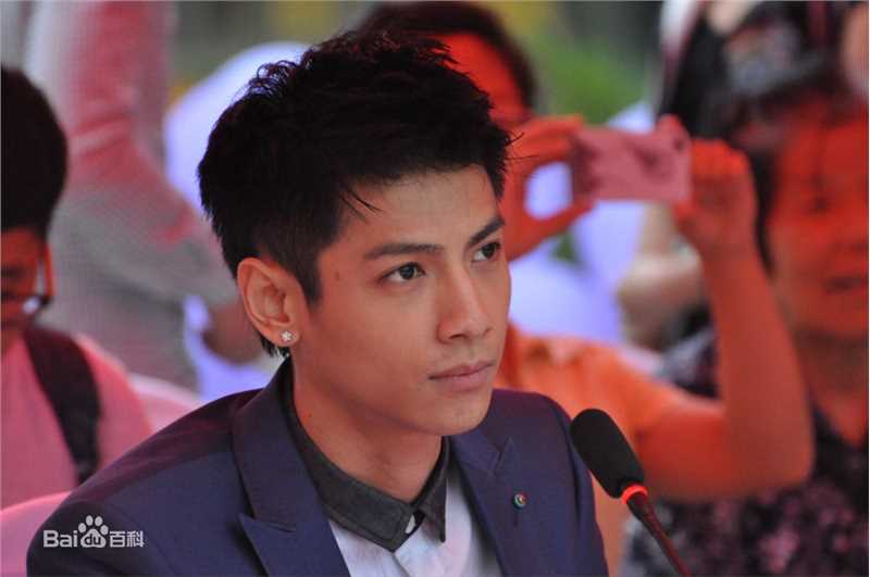 罗云熙(Leo)活动图素颜照相册