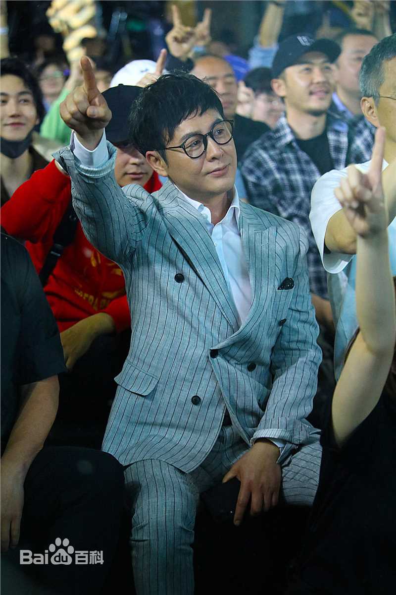 张颂文(Zhang Songwen)媒体照壁纸壁纸