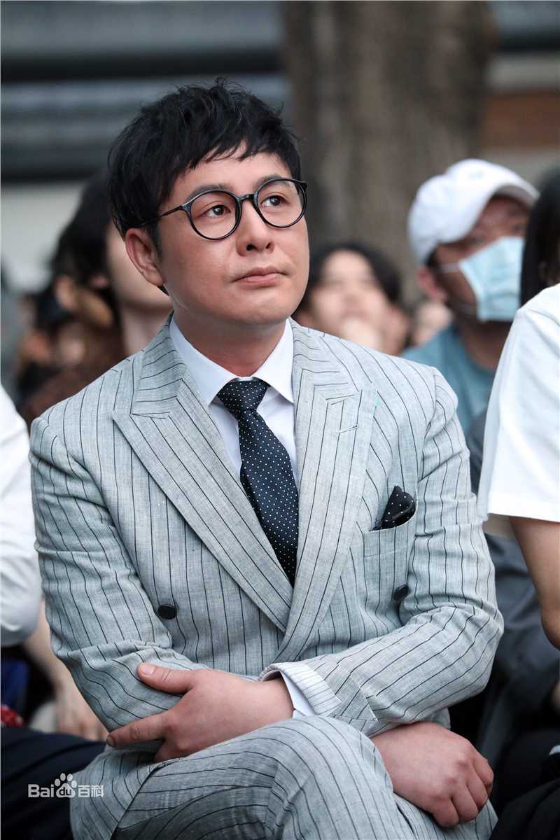 张颂文(Zhang Songwen)媒体照壁纸壁纸