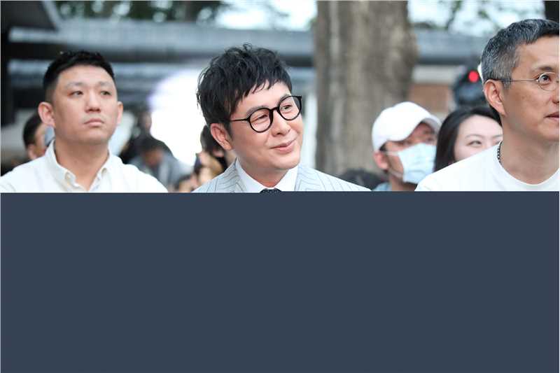 张颂文(Zhang Songwen)媒体照壁纸壁纸