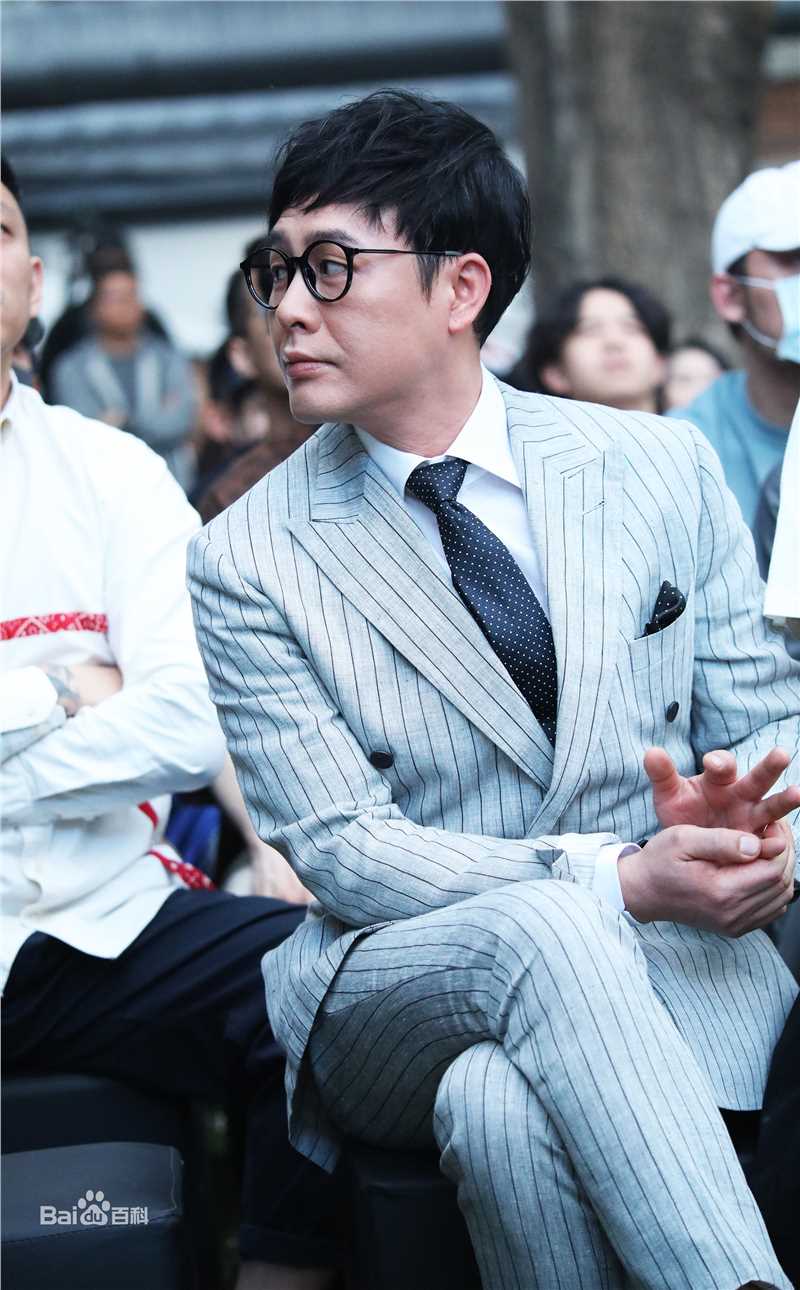 张颂文(Zhang Songwen)媒体照壁纸壁纸