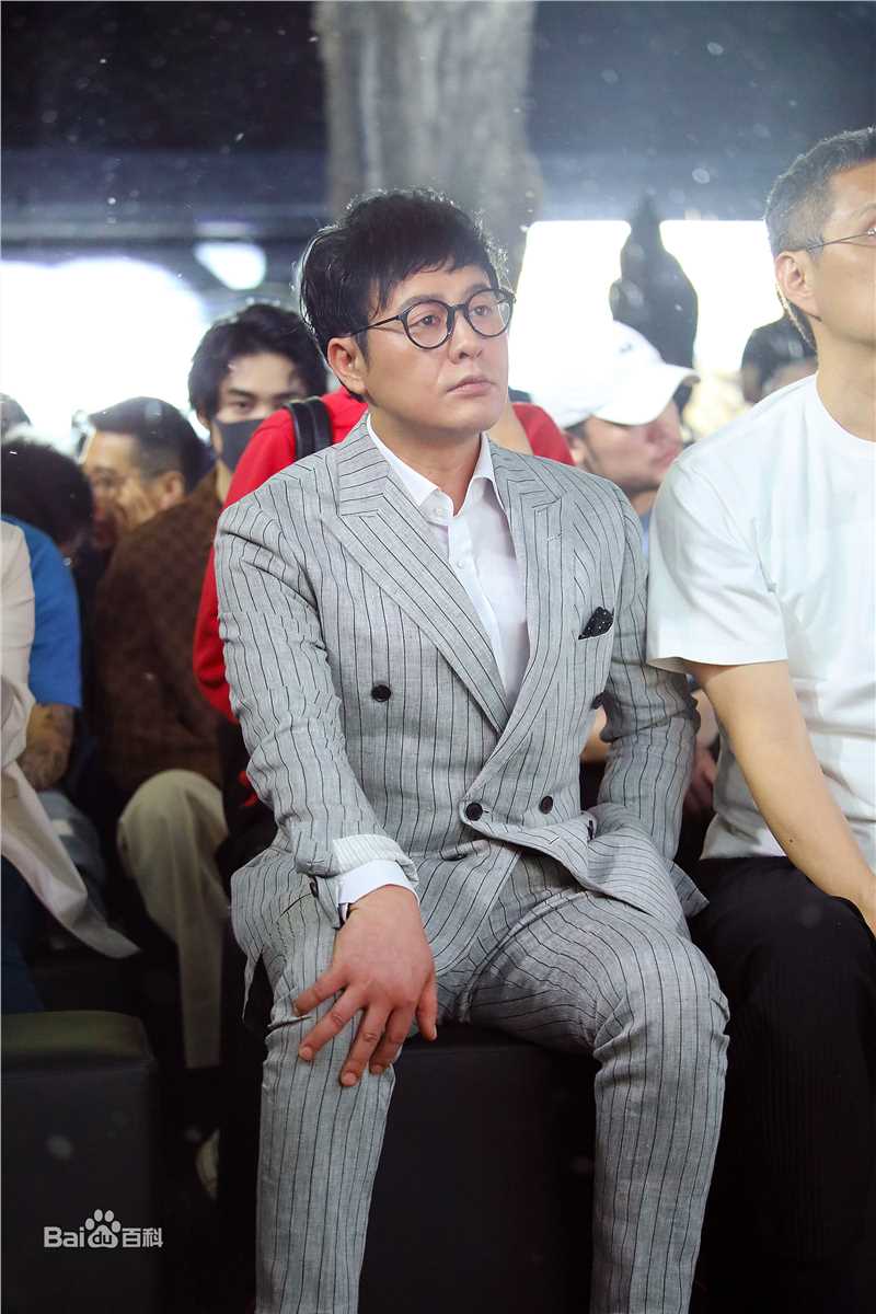 张颂文(Zhang Songwen)媒体照壁纸壁纸