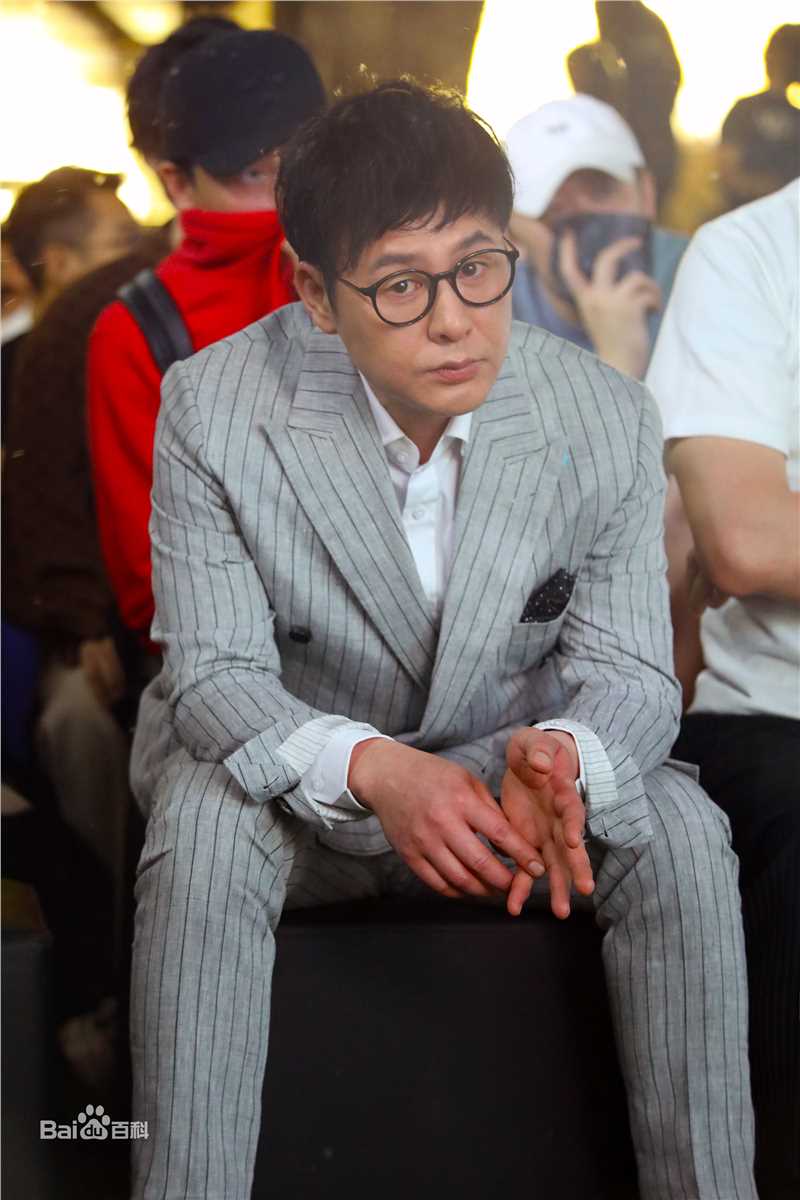 张颂文(Zhang Songwen)媒体照壁纸壁纸