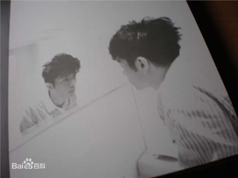 周柏豪(Pakho，Chau Pak Ho)唱片图片前后照片