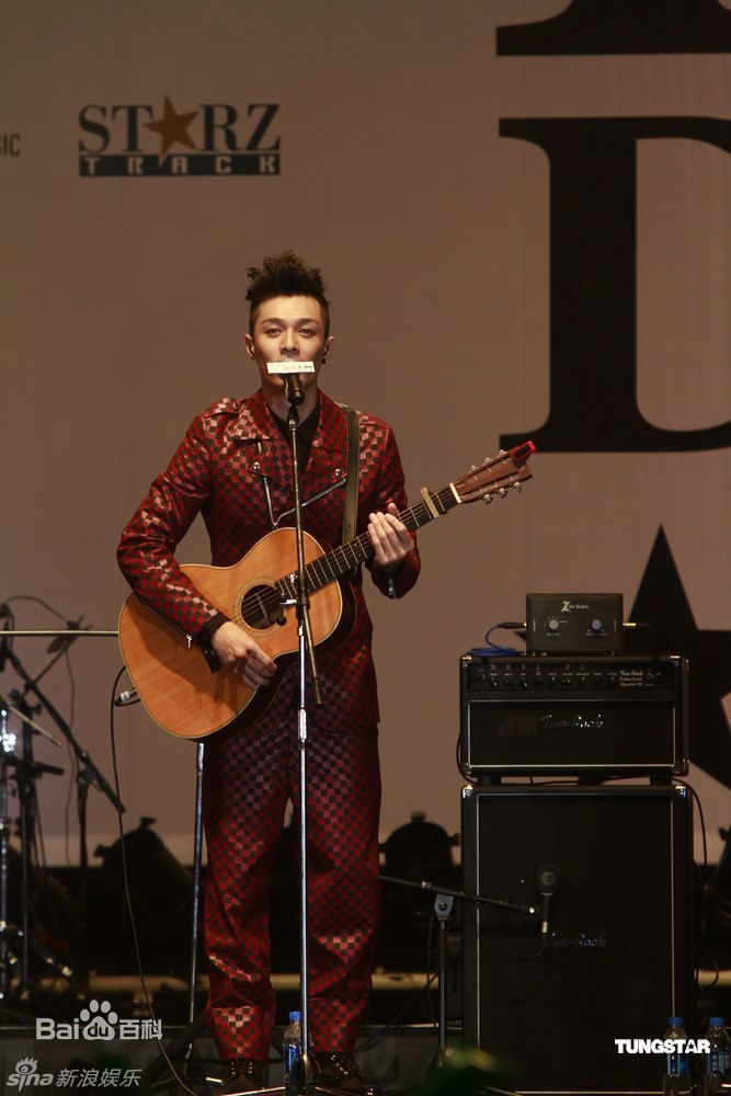 最新周柏豪(Pakho，Chau Pak Ho)精彩图册