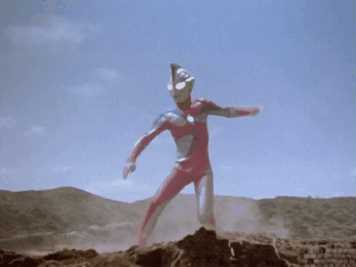 高斯·奥特曼(ウルトラマンコスモス<br>Ultraman Coos)手掌光刃前后照片