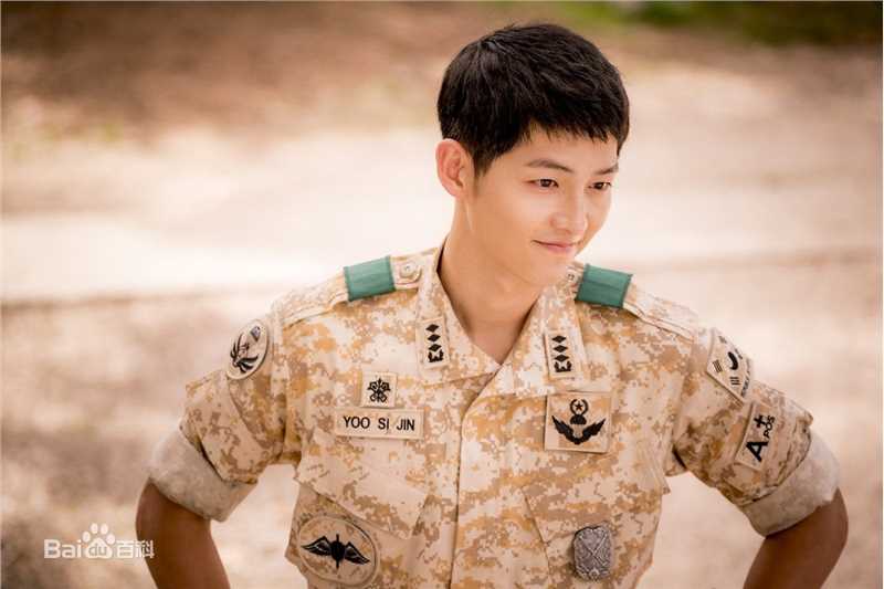 最全宋仲基(Song Joong Ki)在作品《太阳的后裔》饰演柳时镇中的壁纸