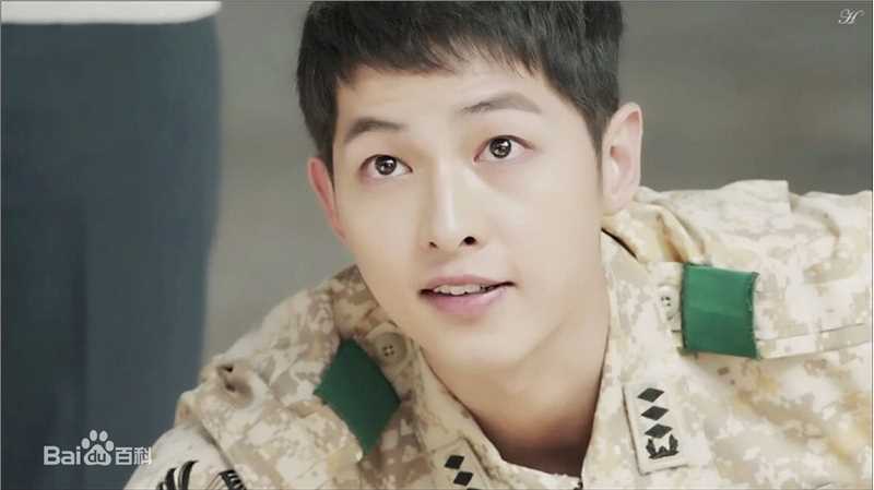 最全宋仲基(Song Joong Ki)在作品《太阳的后裔》饰演柳时镇中的壁纸