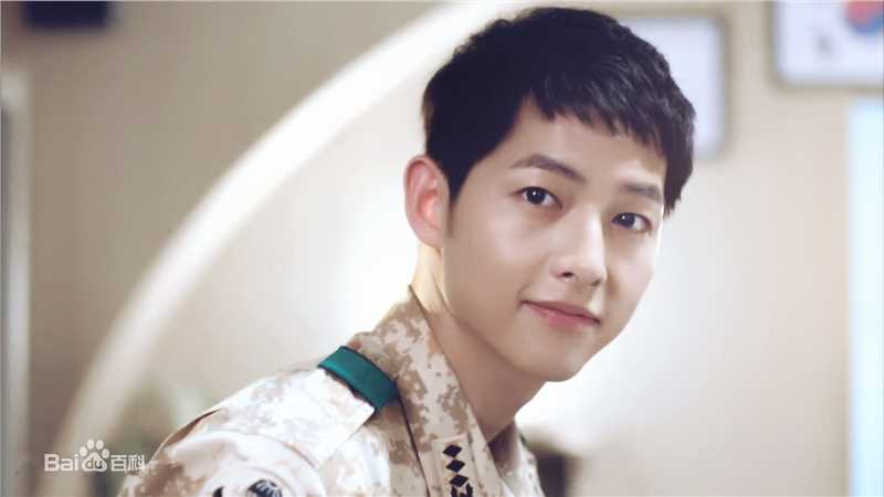 最全宋仲基(Song Joong Ki)在作品《太阳的后裔》饰演柳时镇中的壁纸