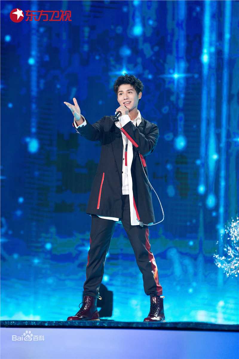 郑业成2018东方春晚壁纸壁纸