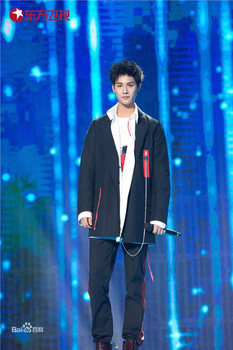 郑业成2018东方春晚壁纸壁纸