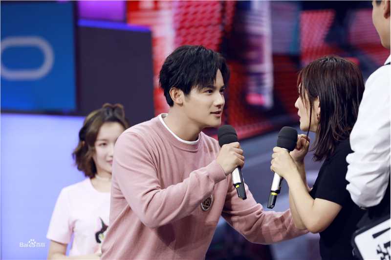 郑业成快乐大本营壁纸壁纸