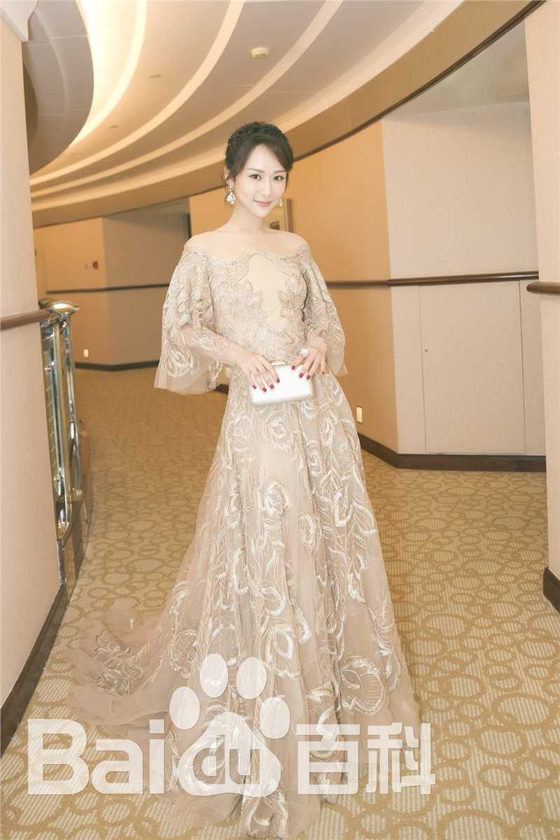 杨紫(Andy)上海电视节白玉兰奖前后照片