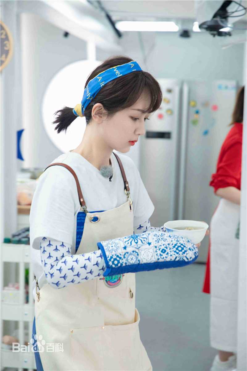 精选杨紫(Andy)在《中餐厅第三季》中的图册